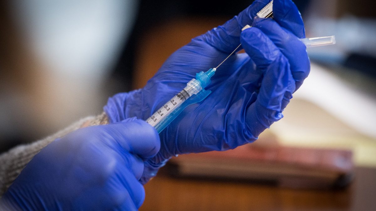 Tennessee doctors are once again warning people eligible for a vaccine to get vaccinated