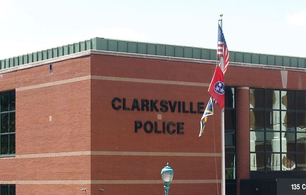 1 person dead, 1 in custody following shooting in Clarksville