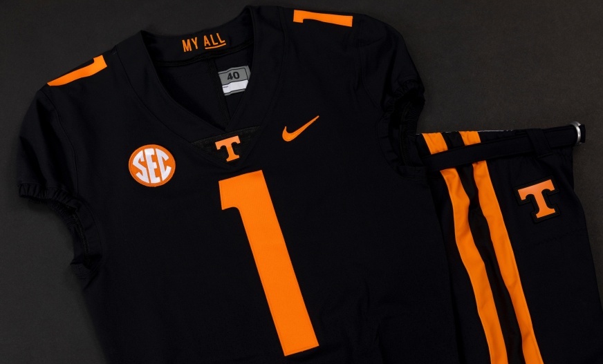  Tennessee Volunteers football team has unveiled a new black alternate uniform set