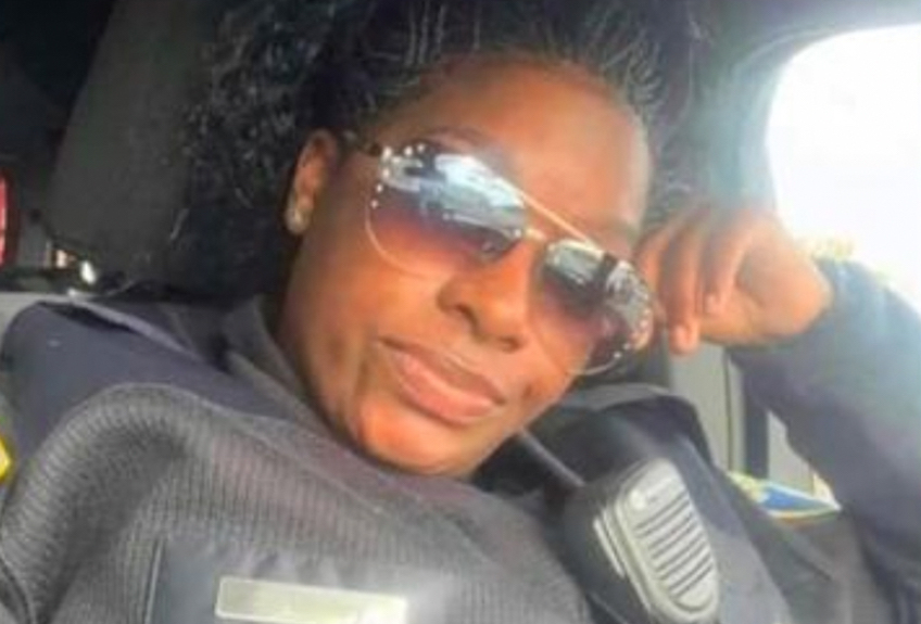 Police officer dies one week after she was shot in her patrol car
