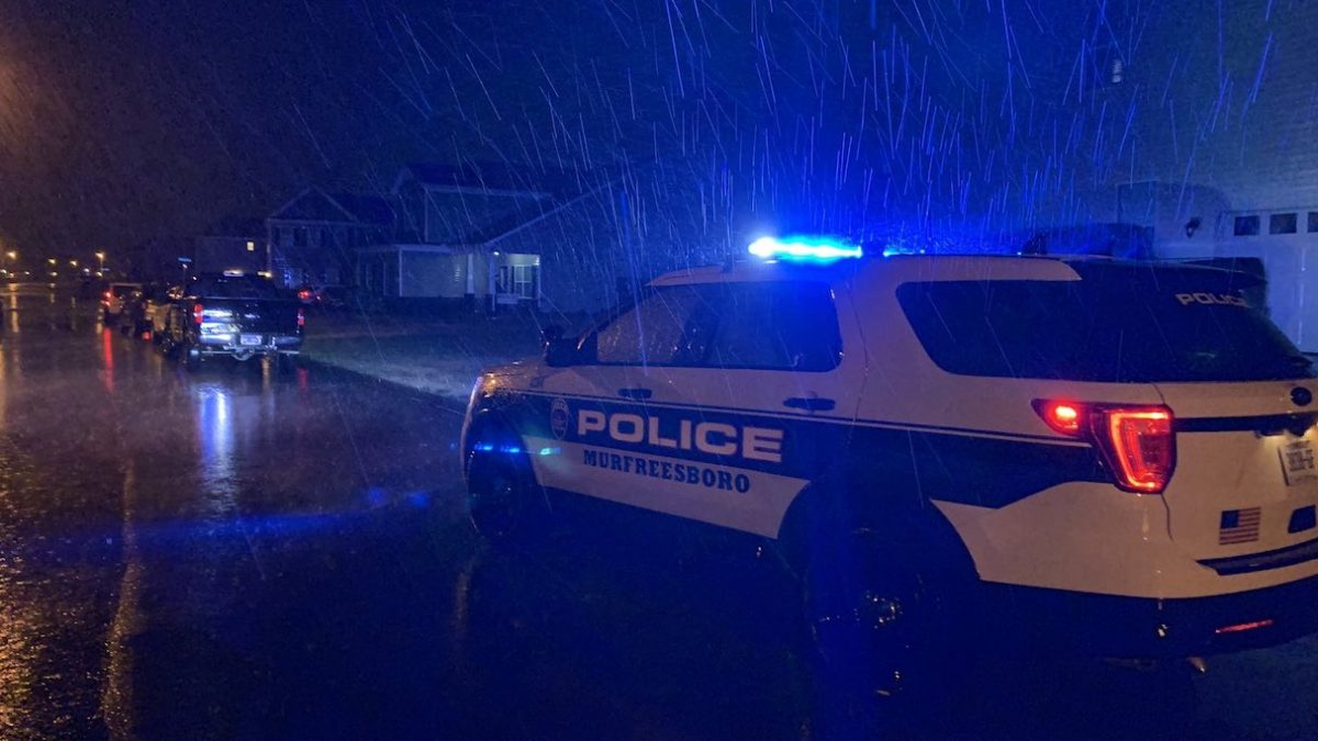 Double shooting on Colyn Avenue leaves 1 man dead, woman hospitalized