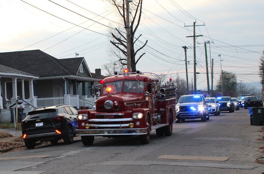 Chattanooga police participate in annual Forgotten Child Fund Santa Train event
