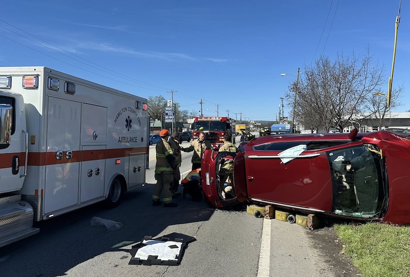 Two-car crash on Rossville Boulevard leaves individuals with non-life-threatening injuries