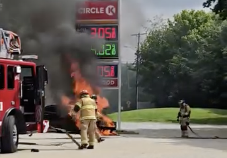 Chattanooga Fire Department crews quickly extinguish vehicle fire at Hixson gas station